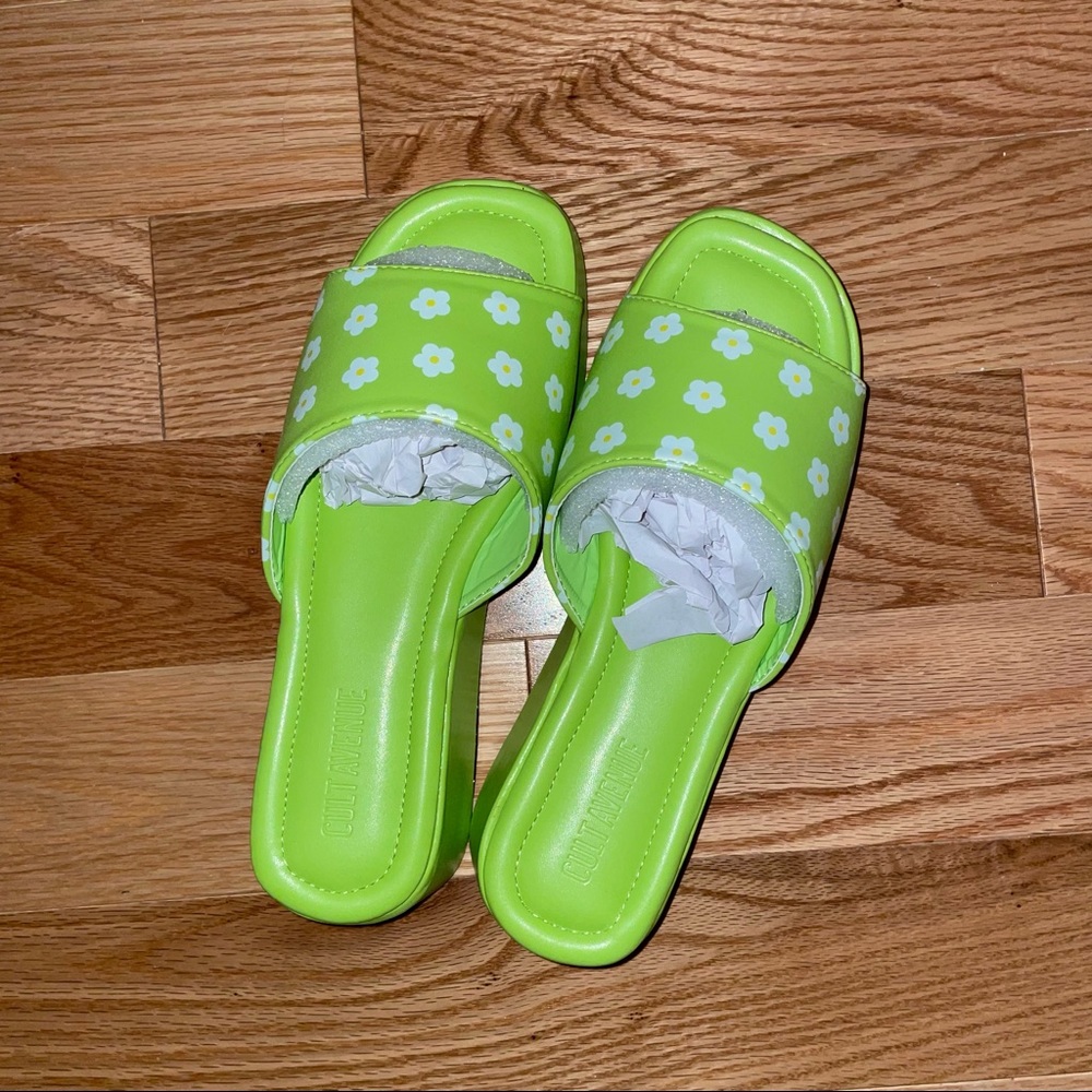 Line Daisy Platform Sandals